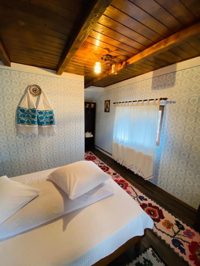 Floare De Maramures 1 Vadu Izei Bagian luar foto