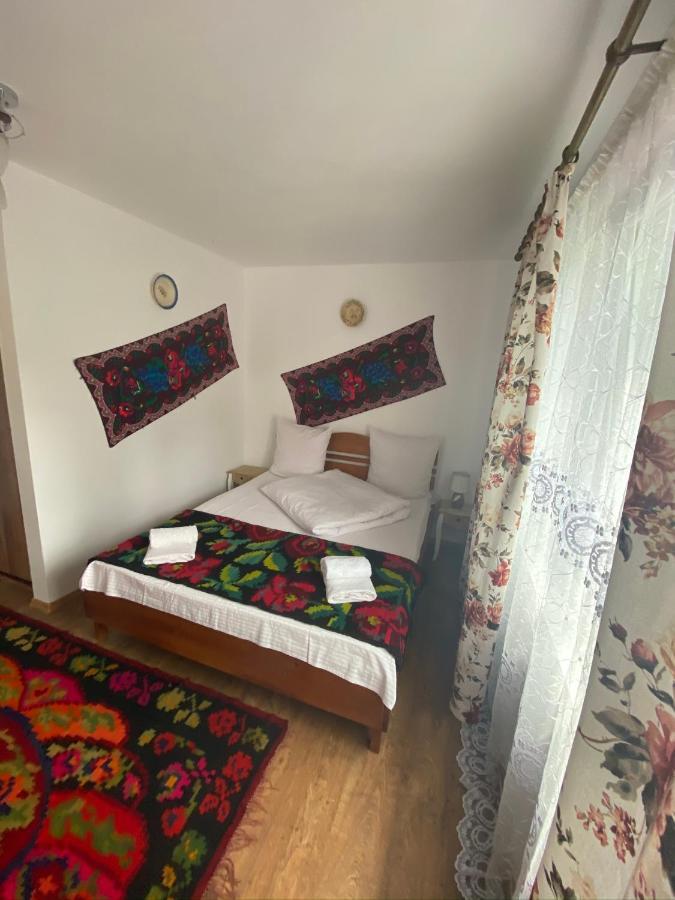 Floare De Maramures 1 Vadu Izei Bagian luar foto