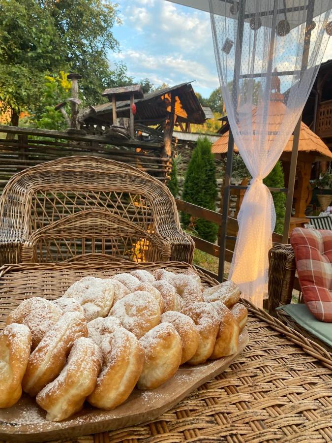 Floare De Maramures 1 Vadu Izei Bagian luar foto