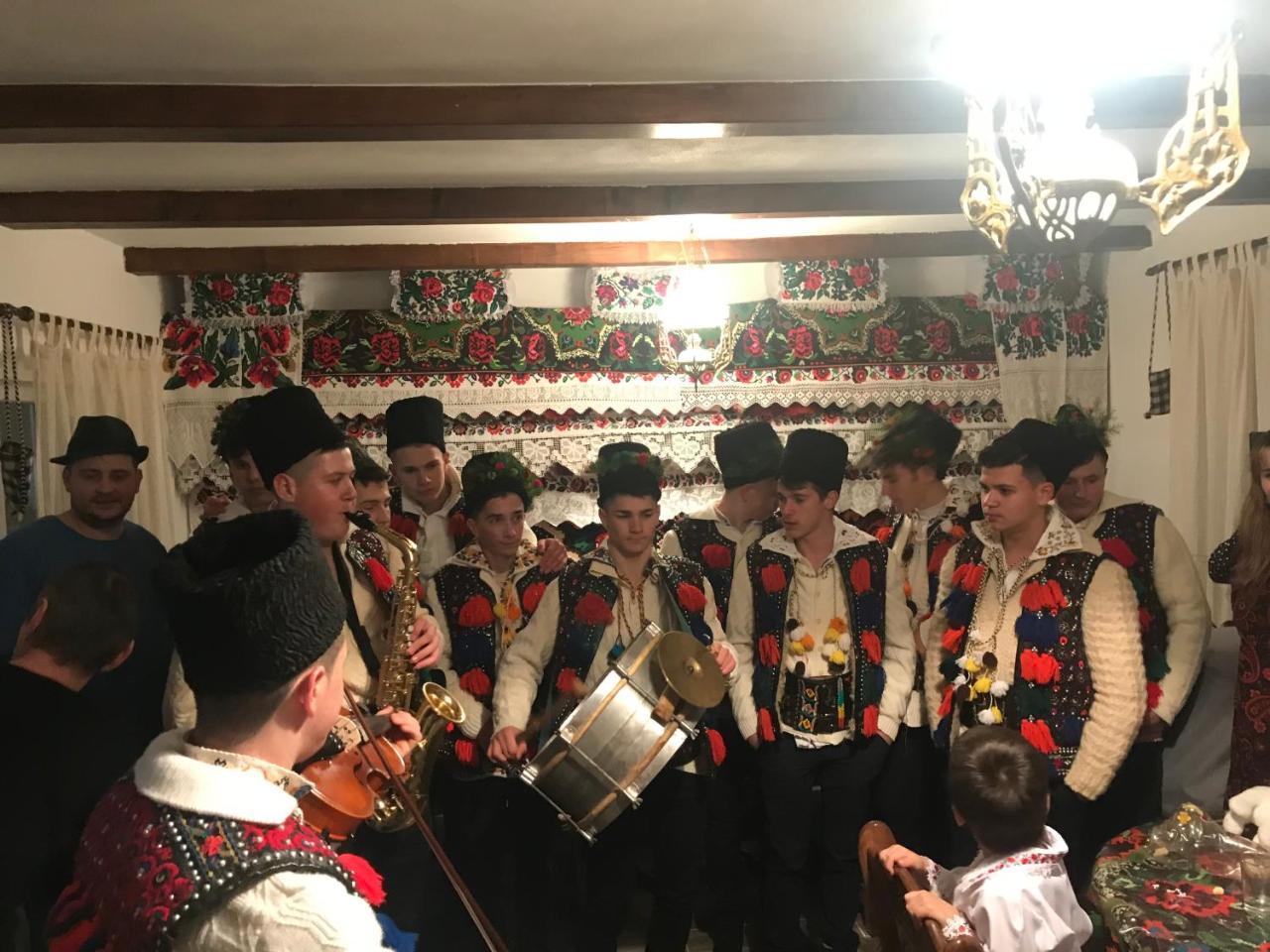 Floare De Maramures 1 Vadu Izei Bagian luar foto